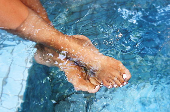 https://www.saxon.co.za/app/uploads/2017/03/SaxonSpa_Feet2.jpg