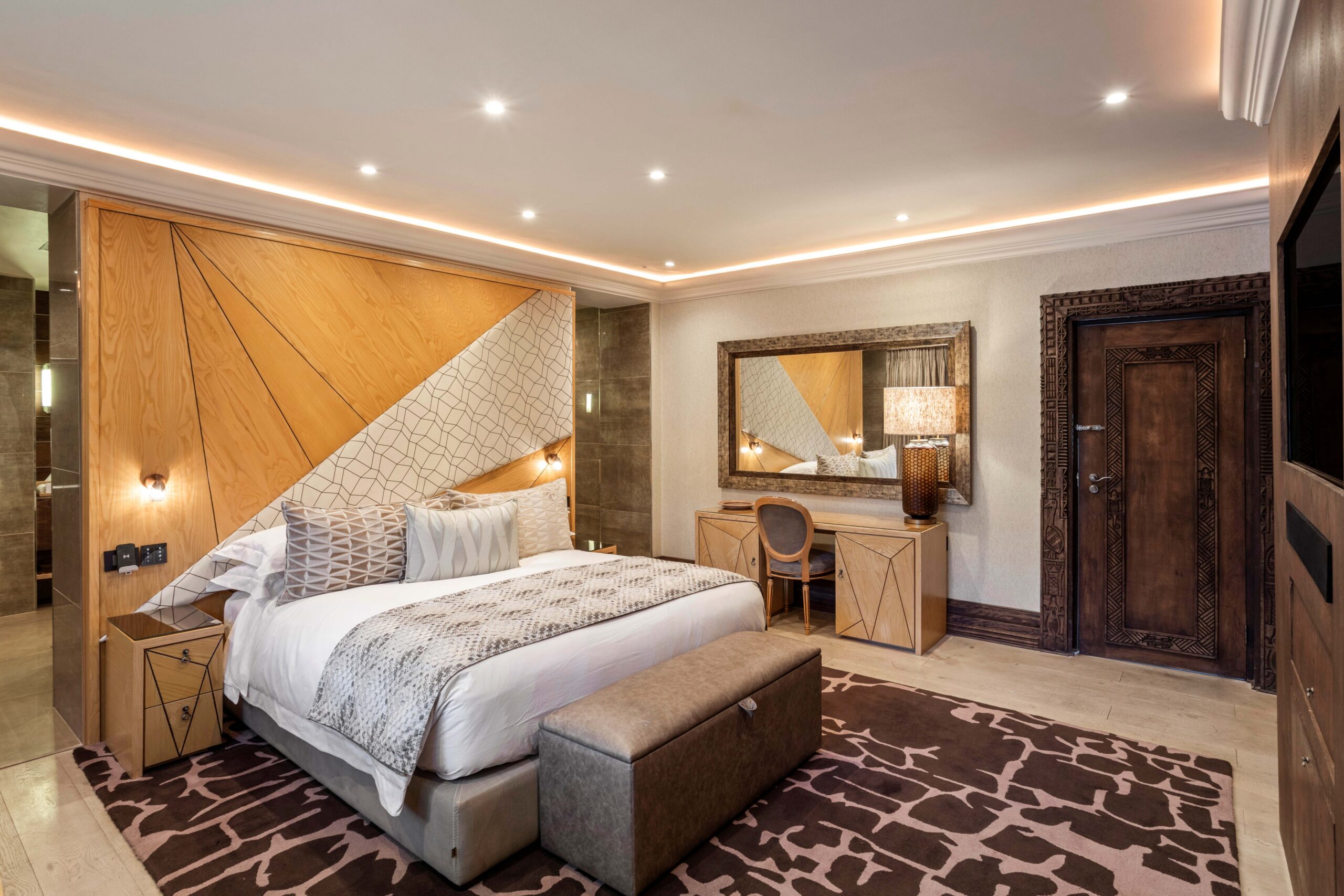 Luxury Suite 1