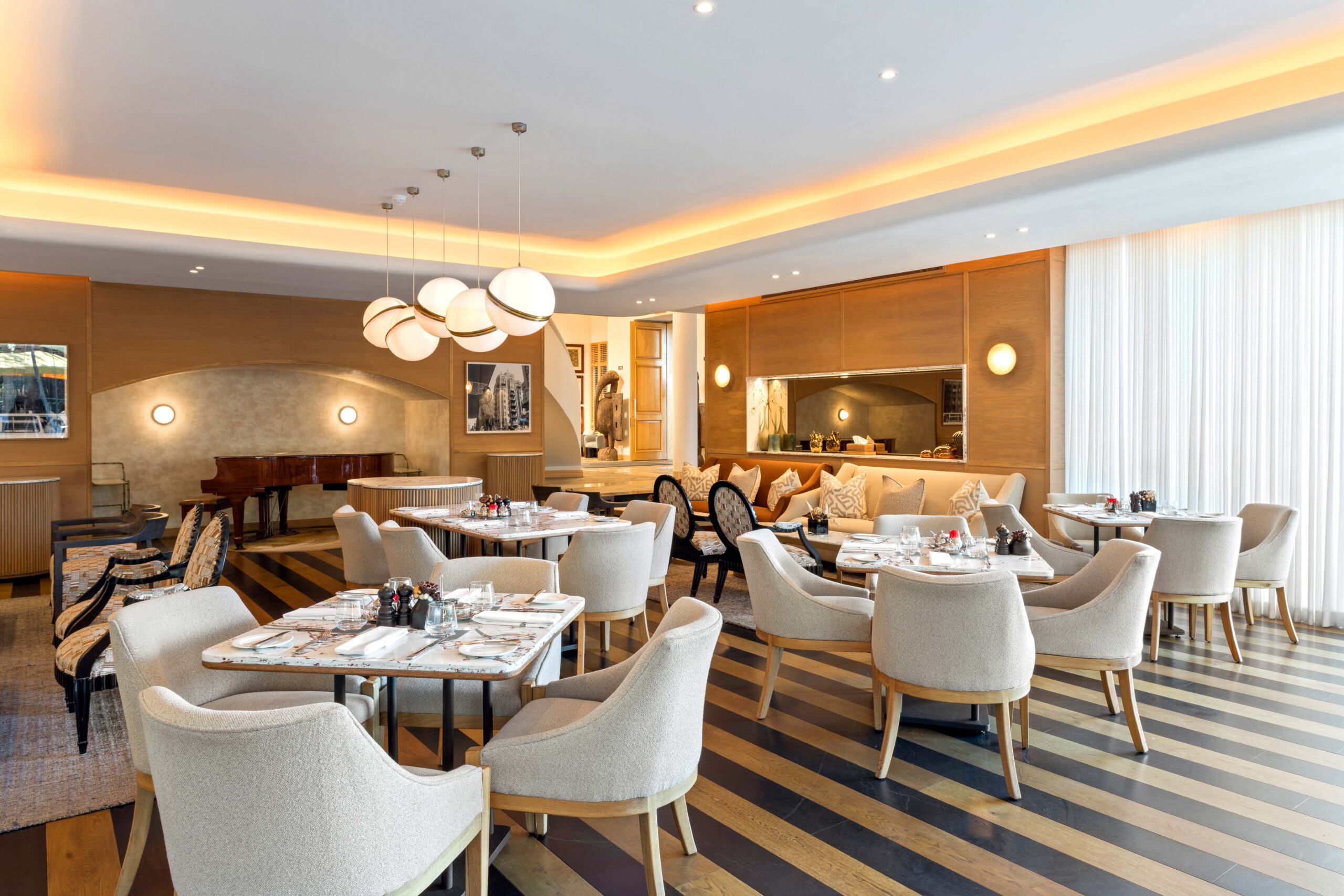 Piano Lounge 02-0016