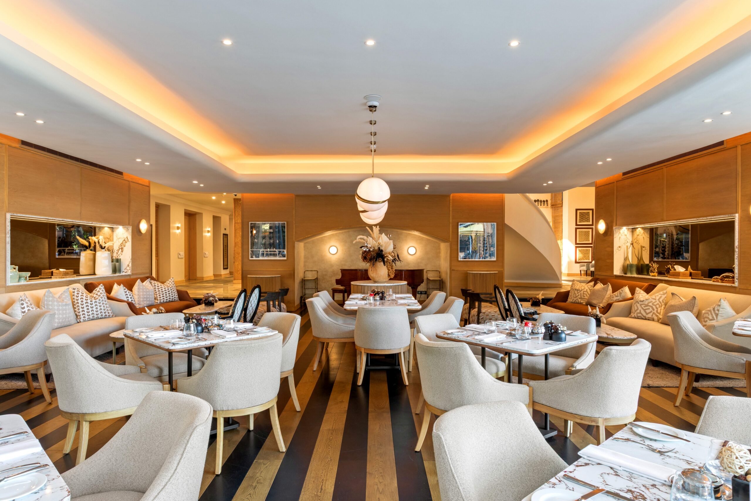 Piano Lounge 03-0025